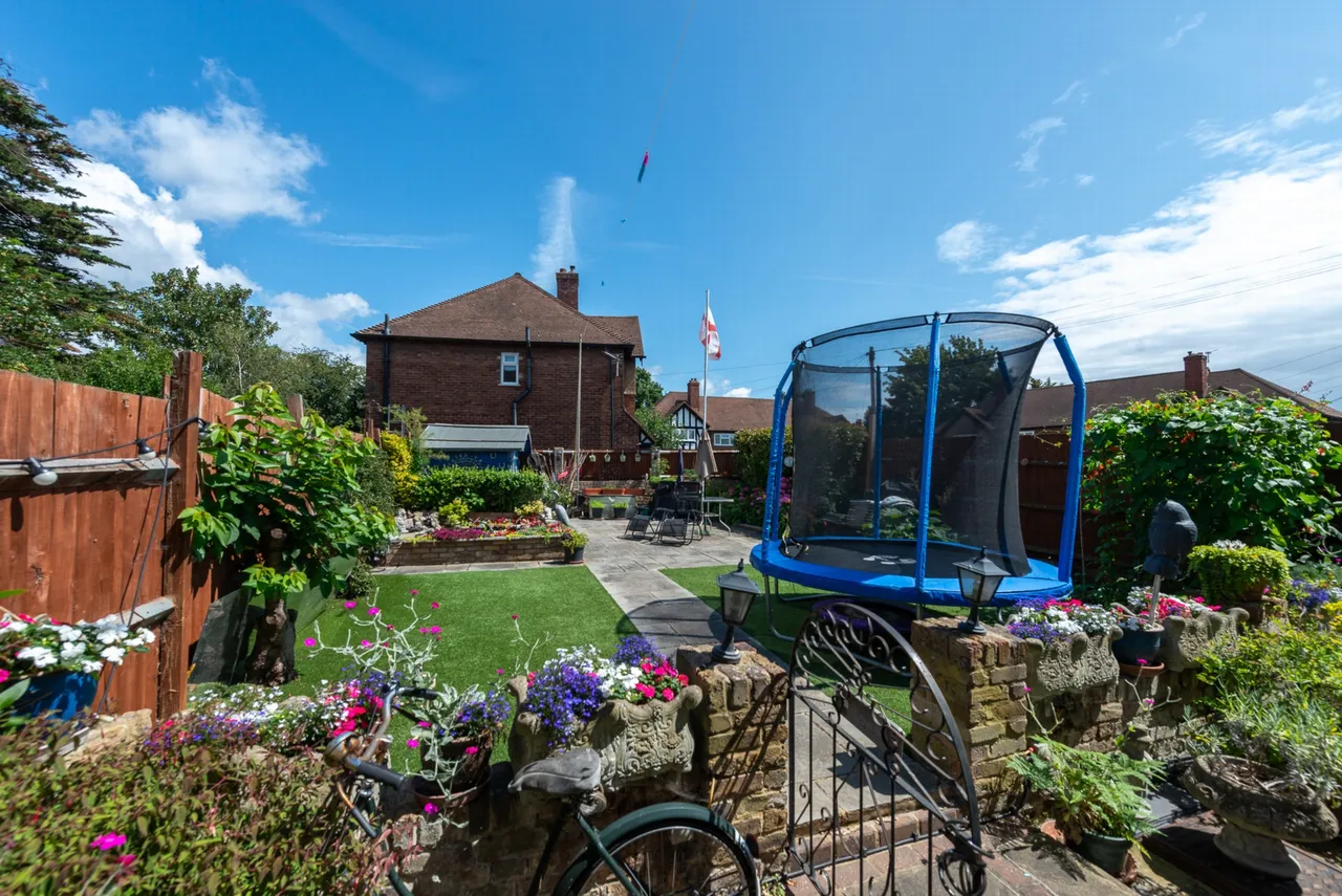 Joan Crescent, Mottingham, SE9 5RR, photo 11