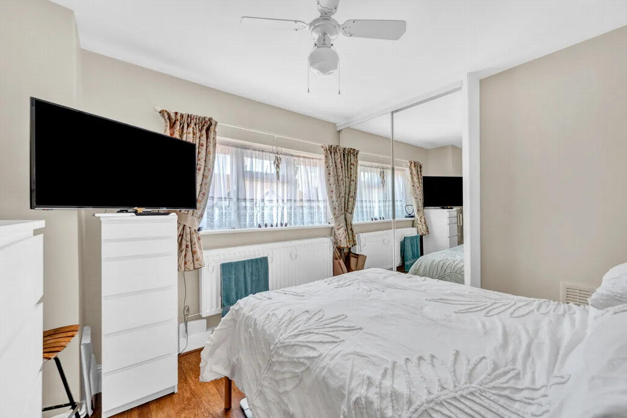 Joan Crescent, Mottingham, SE9 5RR, photo 5