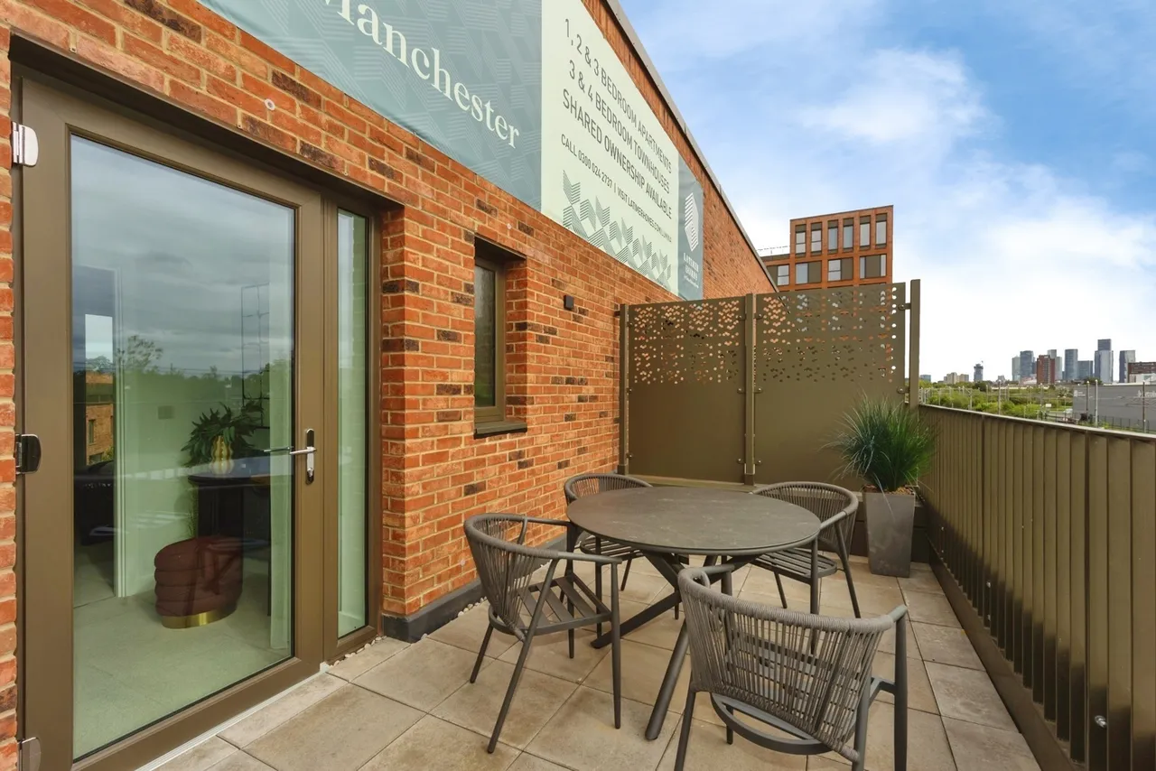 Lumina Village, Old Trafford, M16, photo 12
