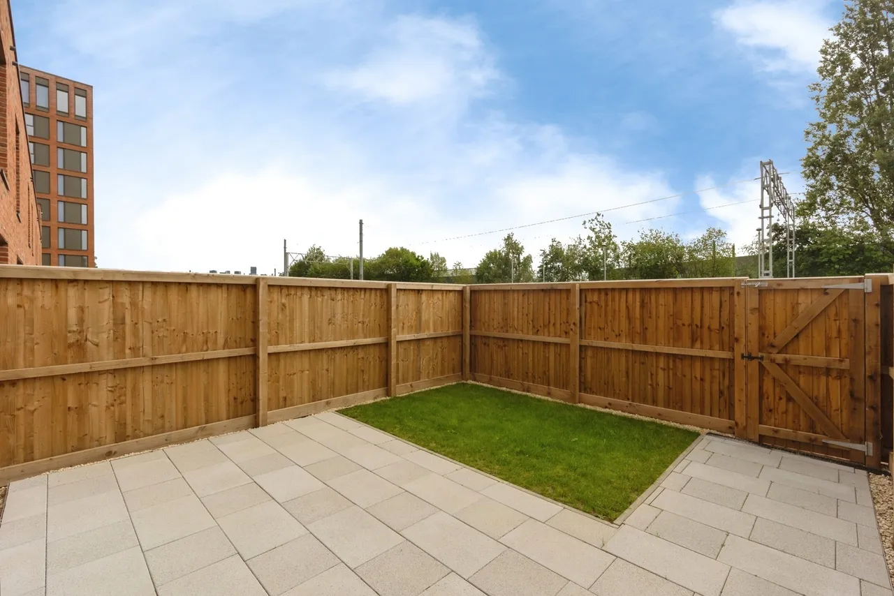 Lumina Village, Old Trafford, M16, photo 18