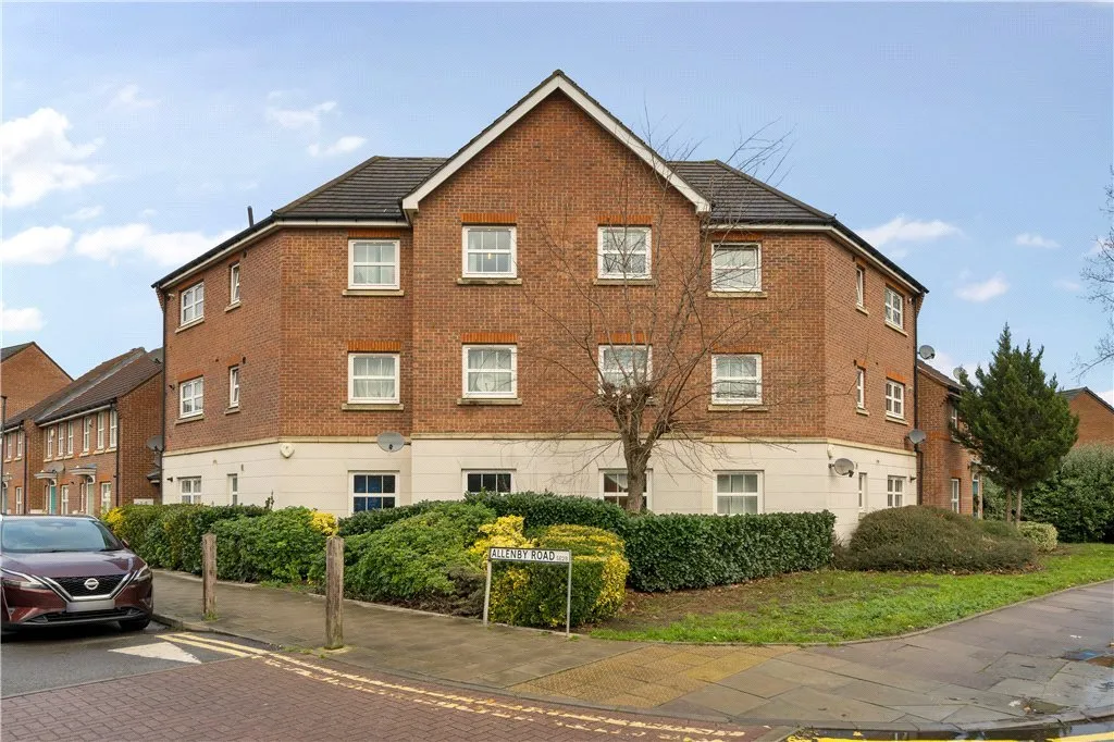 2 bed flat for sale — Allenby Road, London, SE28
