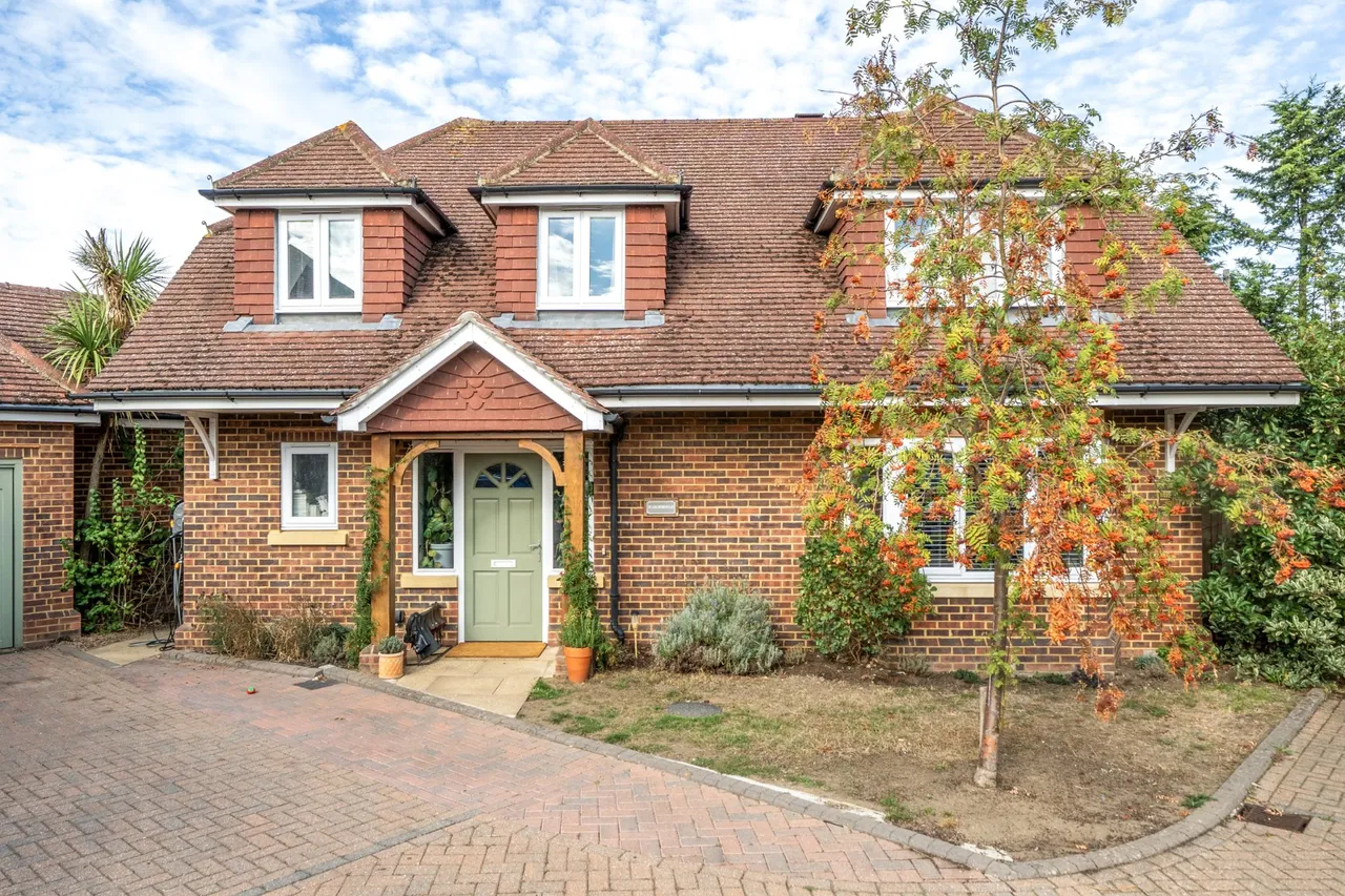 Orchard Close, Walton On Thames, KT12, photo 20