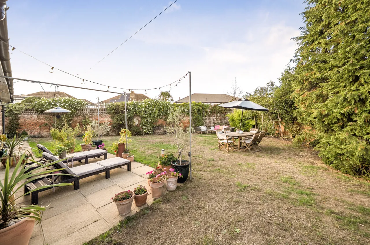 Orchard Close, Walton On Thames, KT12, photo 18