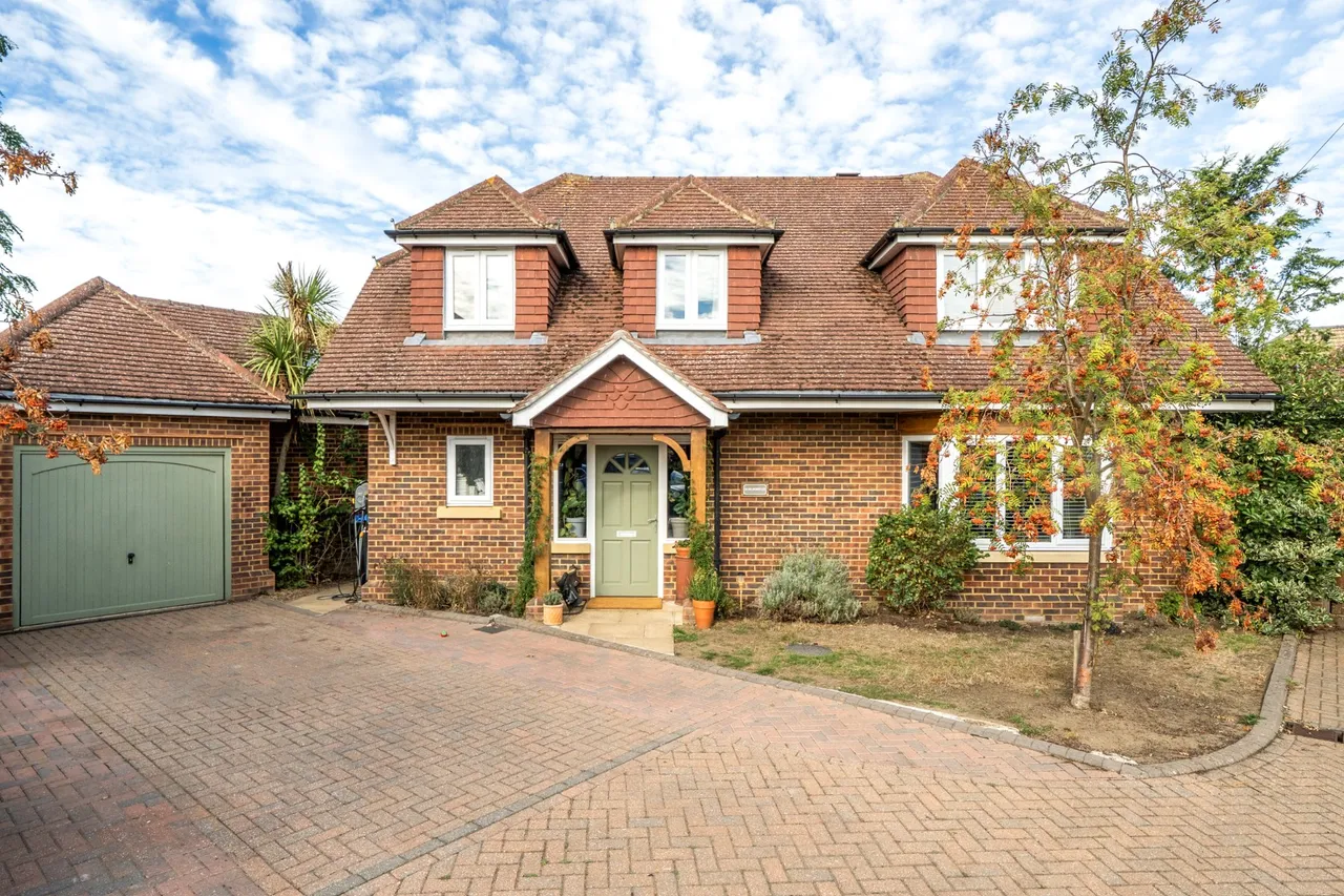 Orchard Close, Walton On Thames, KT12, photo 19