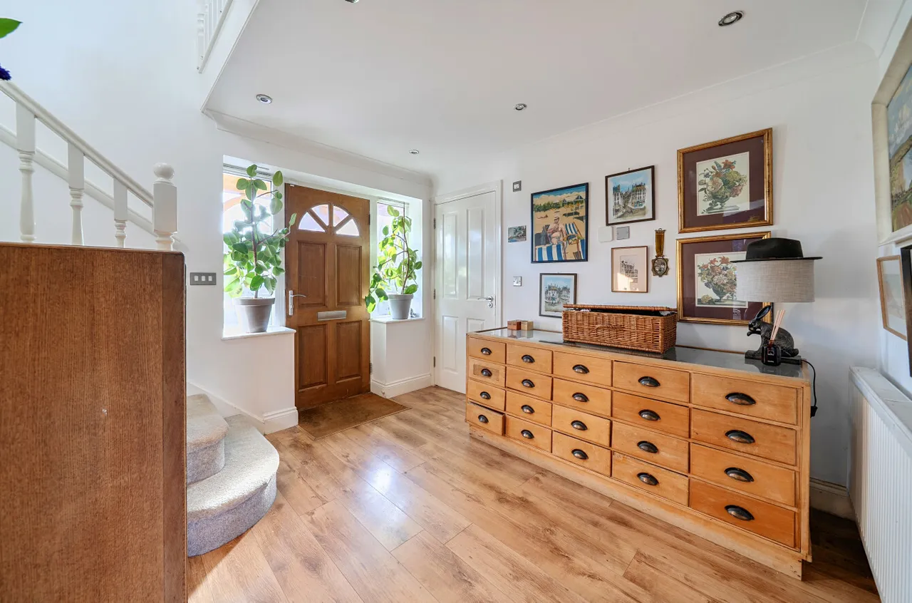 Orchard Close, Walton On Thames, KT12, photo 10