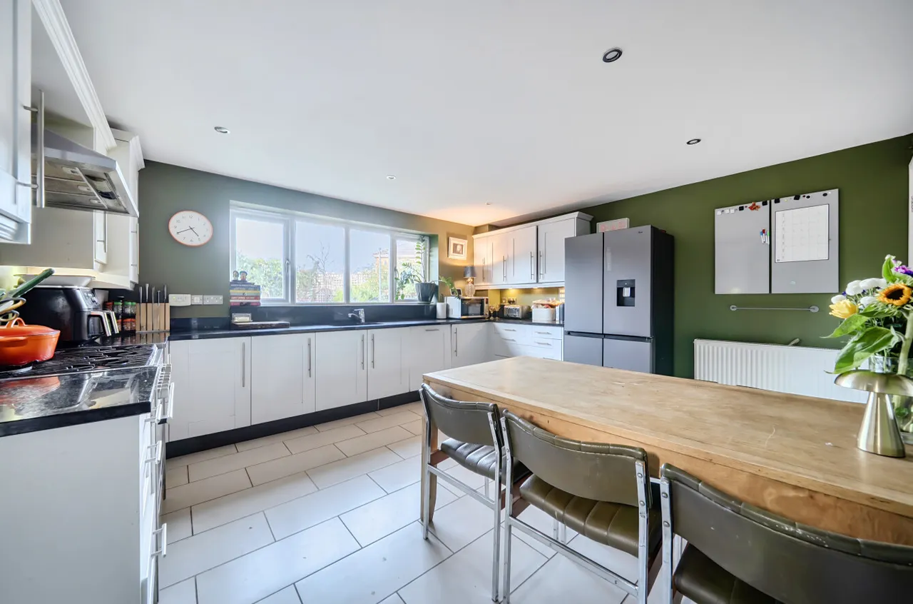 Orchard Close, Walton On Thames, KT12, photo 13