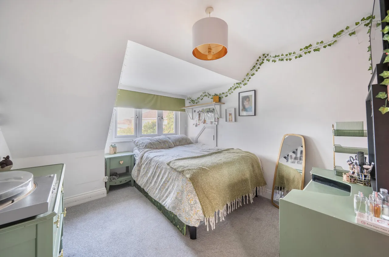 Orchard Close, Walton On Thames, KT12, photo 8