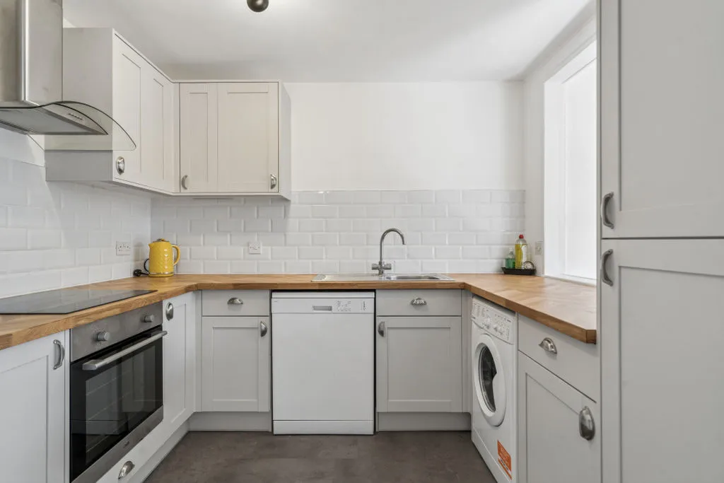 Denton Court Bobmore Lane, Marlow SL7 1GW, photo 3