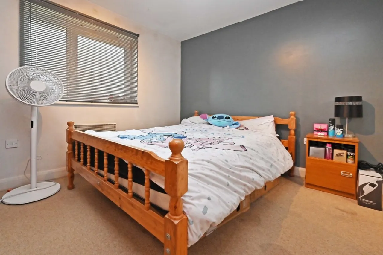 Poplar Drive, Blurton, Stoke-on-Trent, photo 8