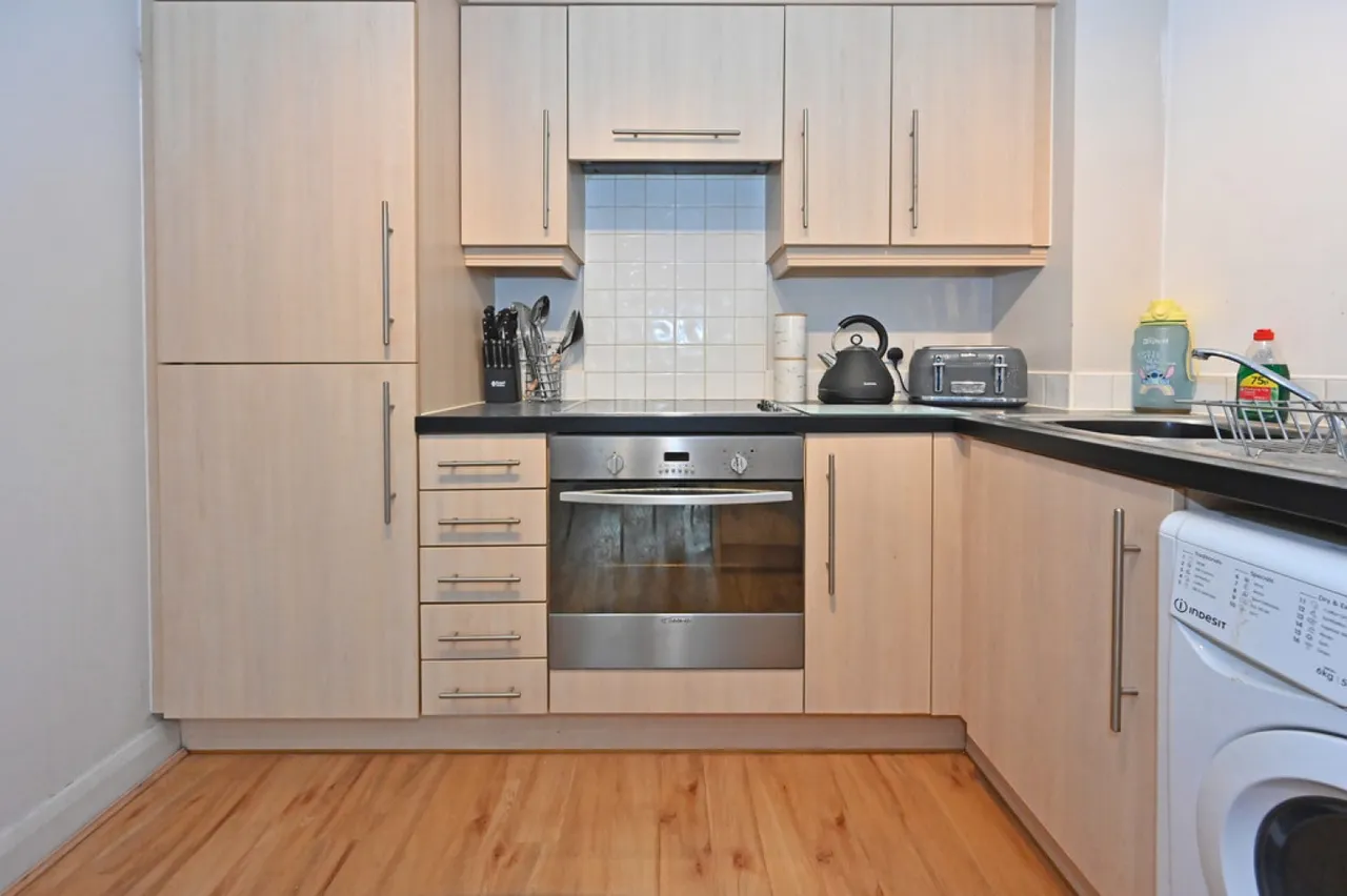 Poplar Drive, Blurton, Stoke-on-Trent, photo 6