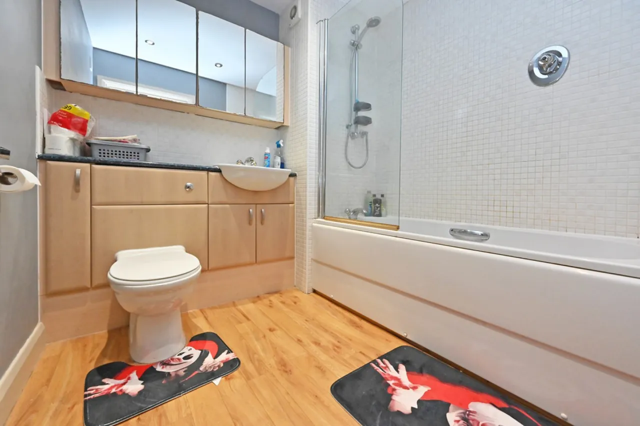 Poplar Drive, Blurton, Stoke-on-Trent, photo 7