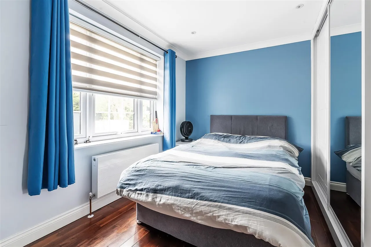 Badingham Drive, Fetcham, KT22, photo 16