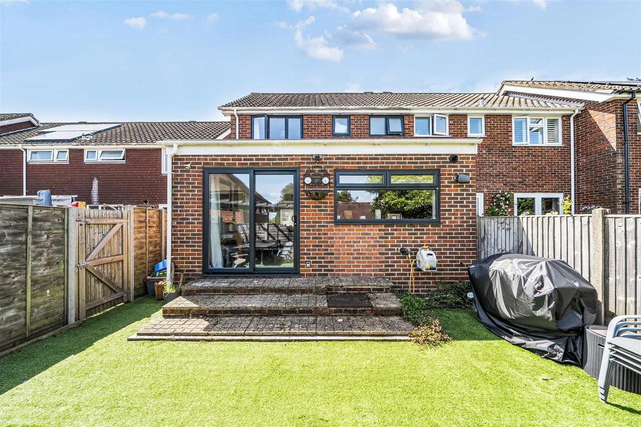 Garstons Close, Titchfield, photo 16
