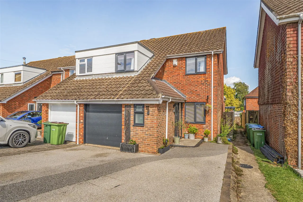 3 bed house for sale — Garstons Close, Titchfield