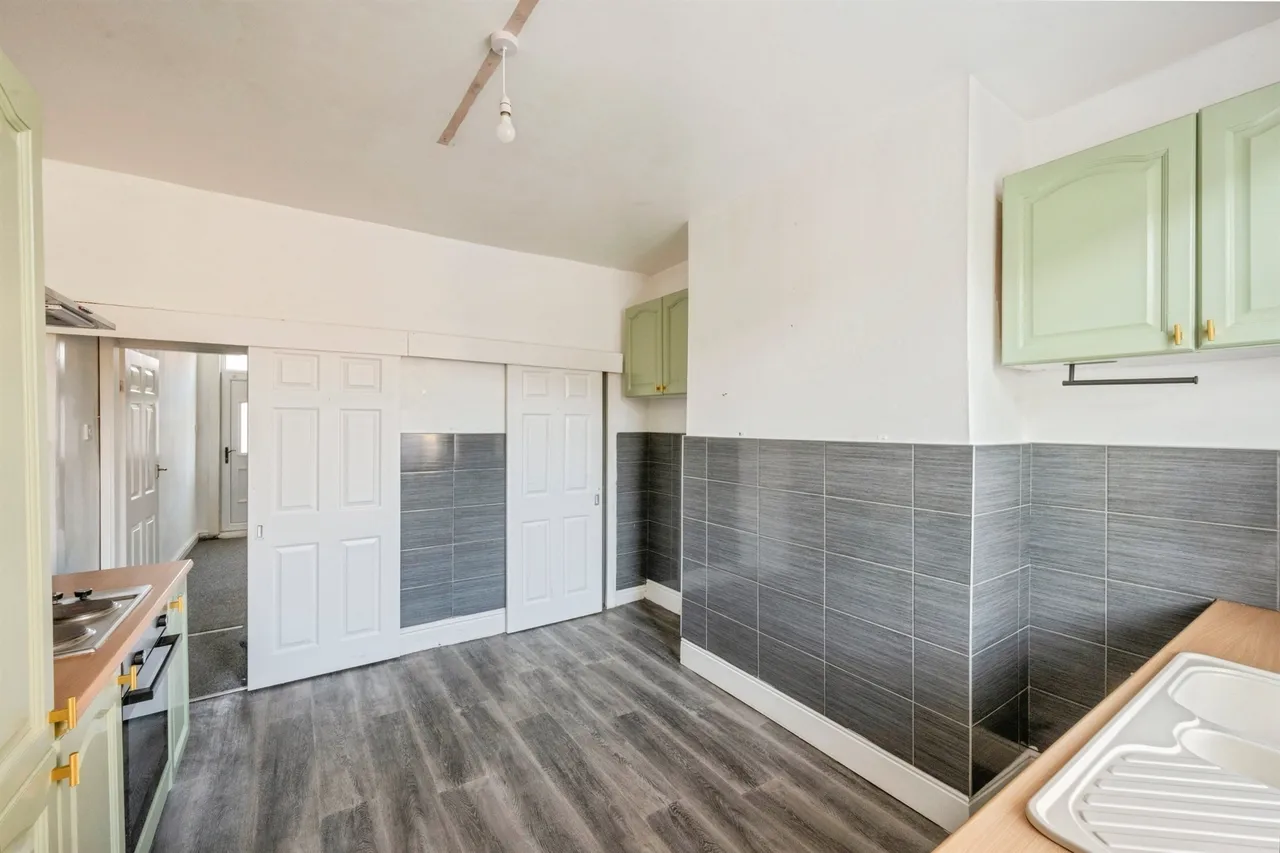 Victoria Road, Mexborough, photo 8