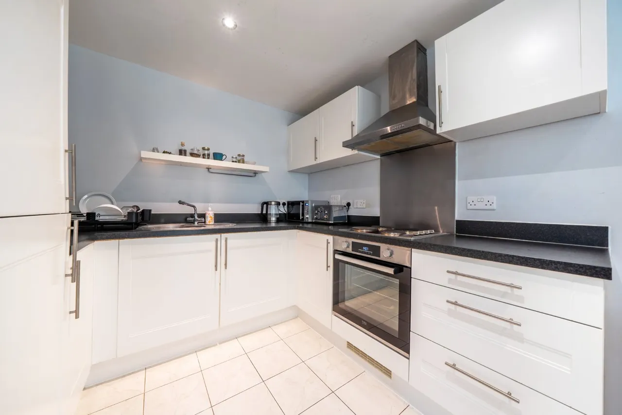 Durnsford Road, London, SW19, photo 2