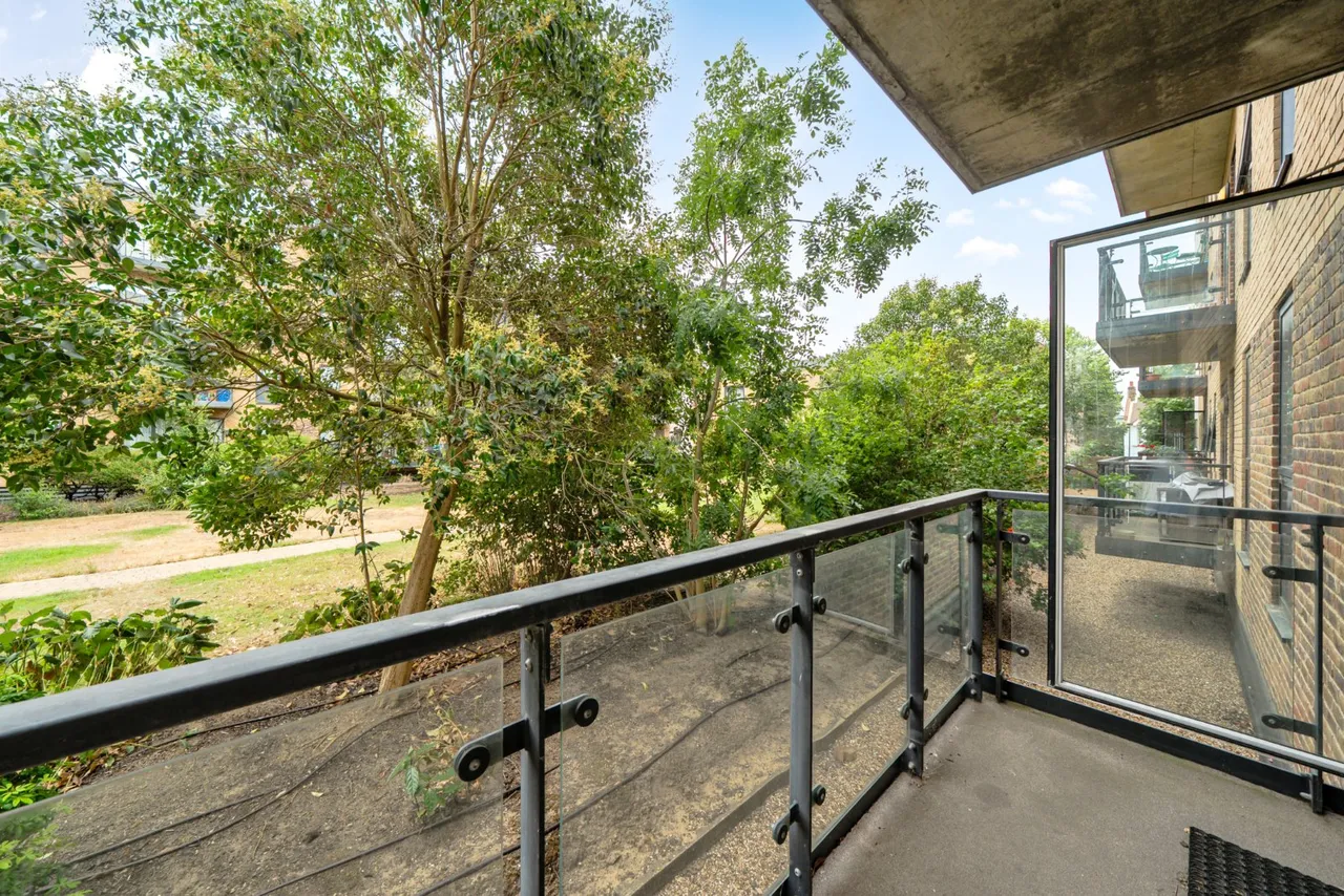 Durnsford Road, London, SW19, photo 6