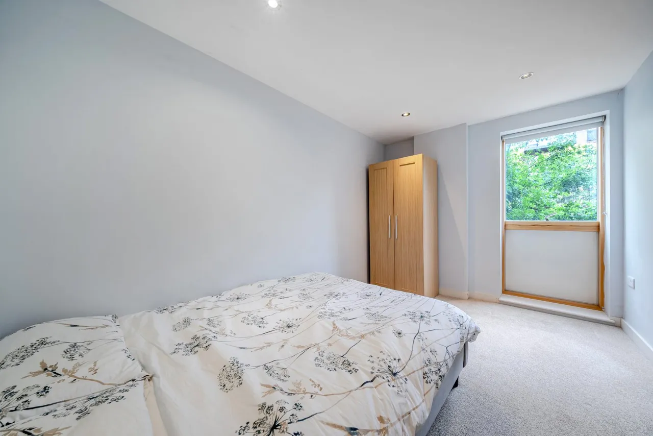 Durnsford Road, London, SW19, photo 5