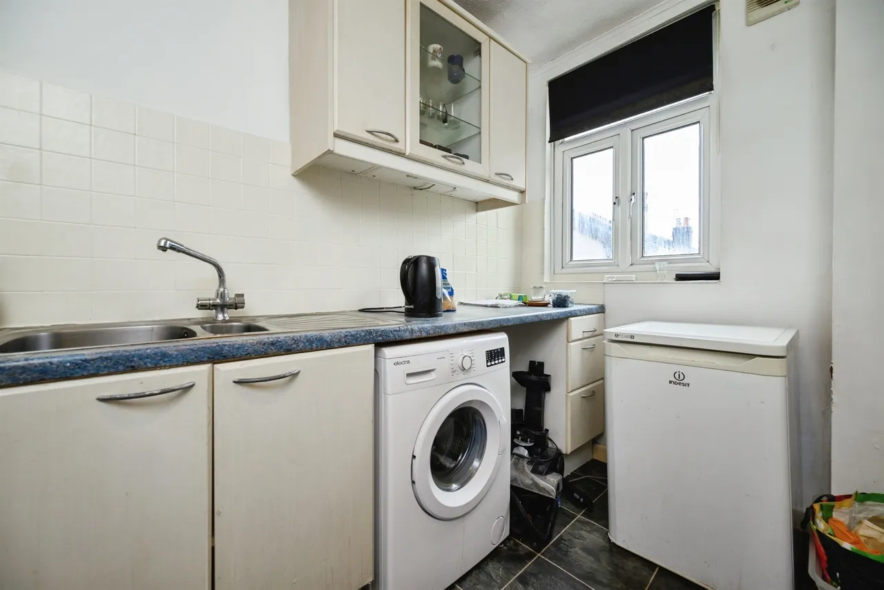 Highland Road, SOUTHSEA, photo 9