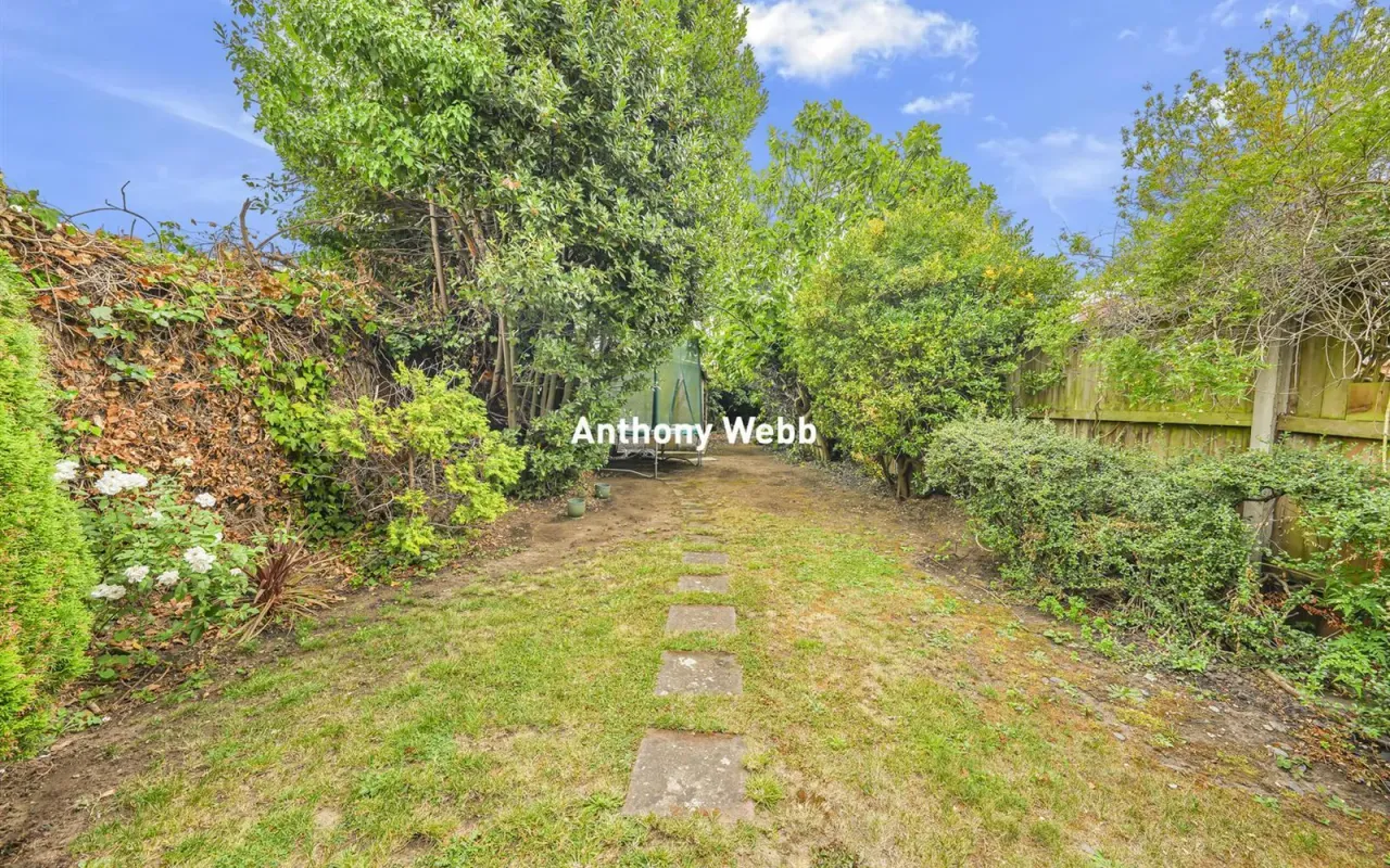 Huxley Place, Palmers Green, N13, photo 17