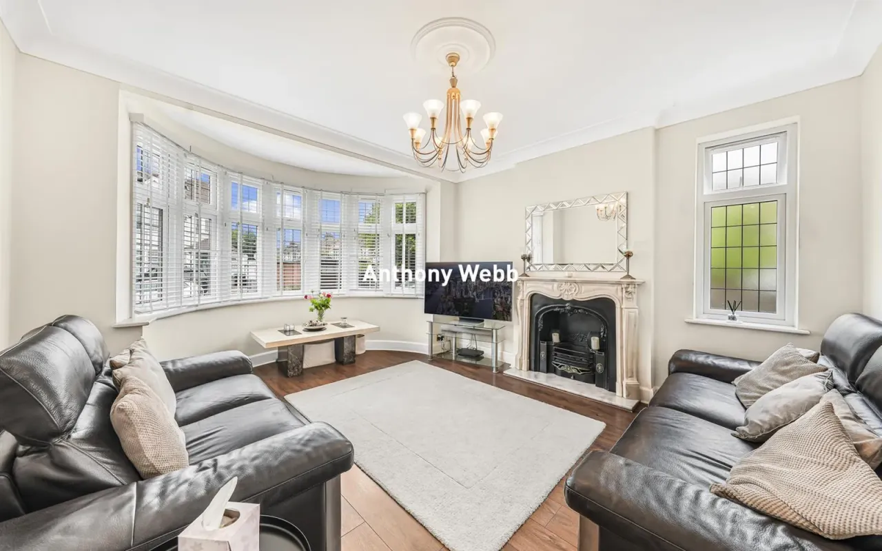 Huxley Place, Palmers Green, N13, photo 2
