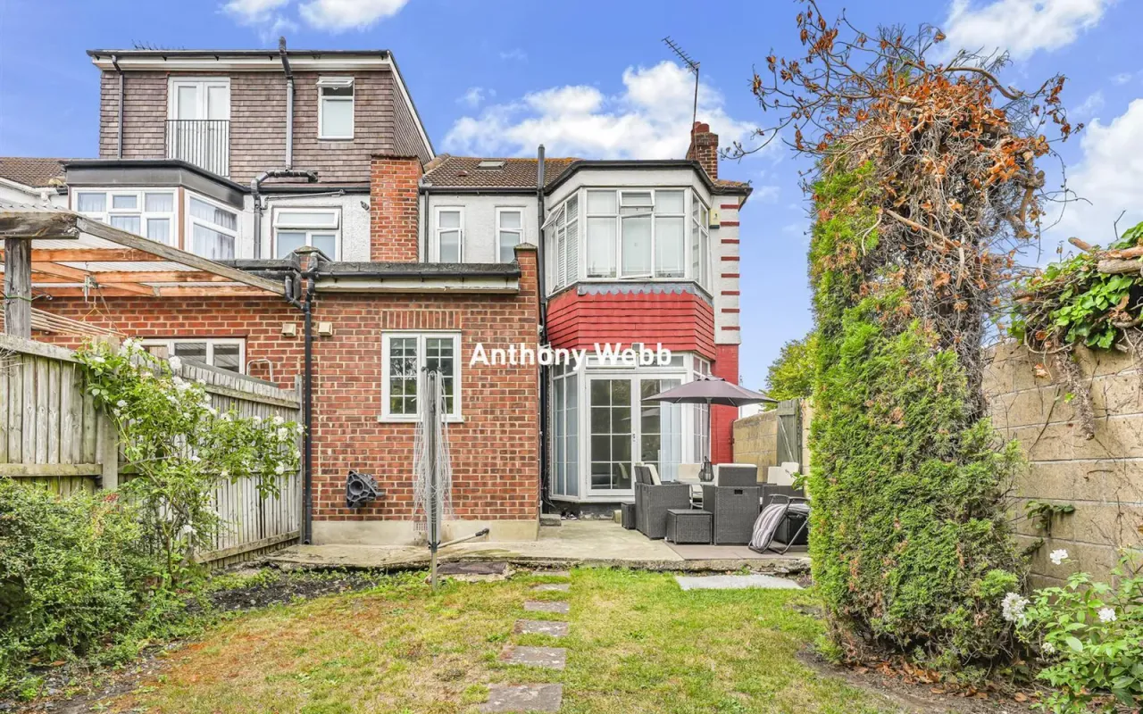 Huxley Place, Palmers Green, N13, photo 18