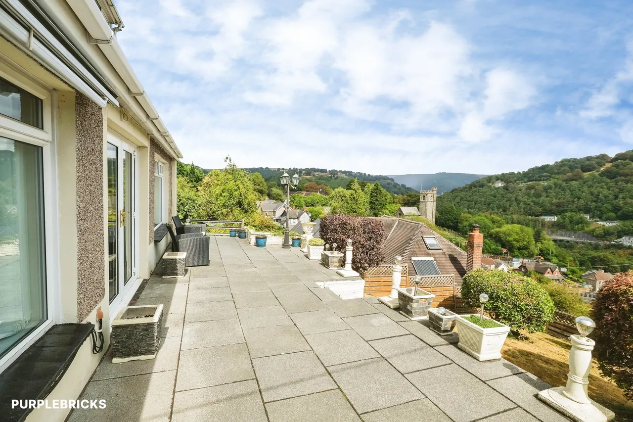 Christchurch Bungalows, Abertillery, NP13, photo 5