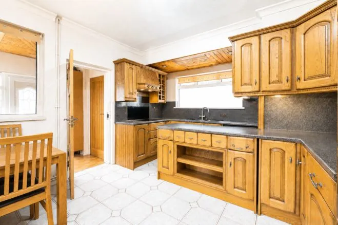 Christchurch Bungalows, Abertillery, NP13, photo 9