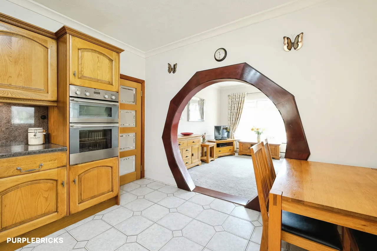 Christchurch Bungalows, Abertillery, NP13, photo 10