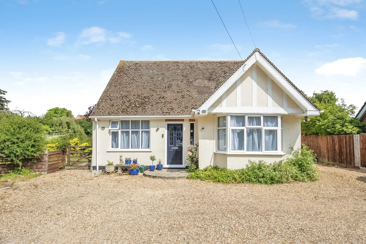 4 bed house for sale, St. Osyth Road West, Little Clacton, CO16