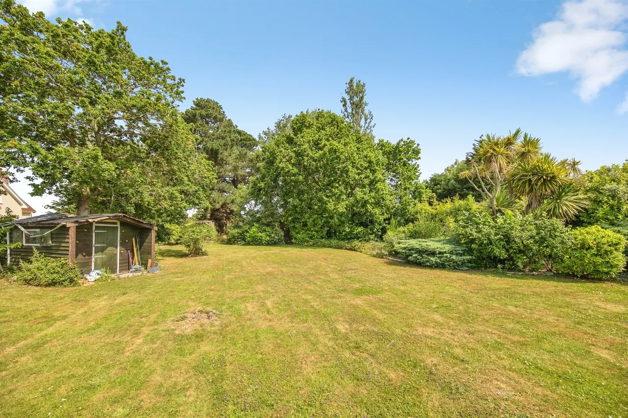 St. Osyth Road West, Little Clacton, CO16, photo 17