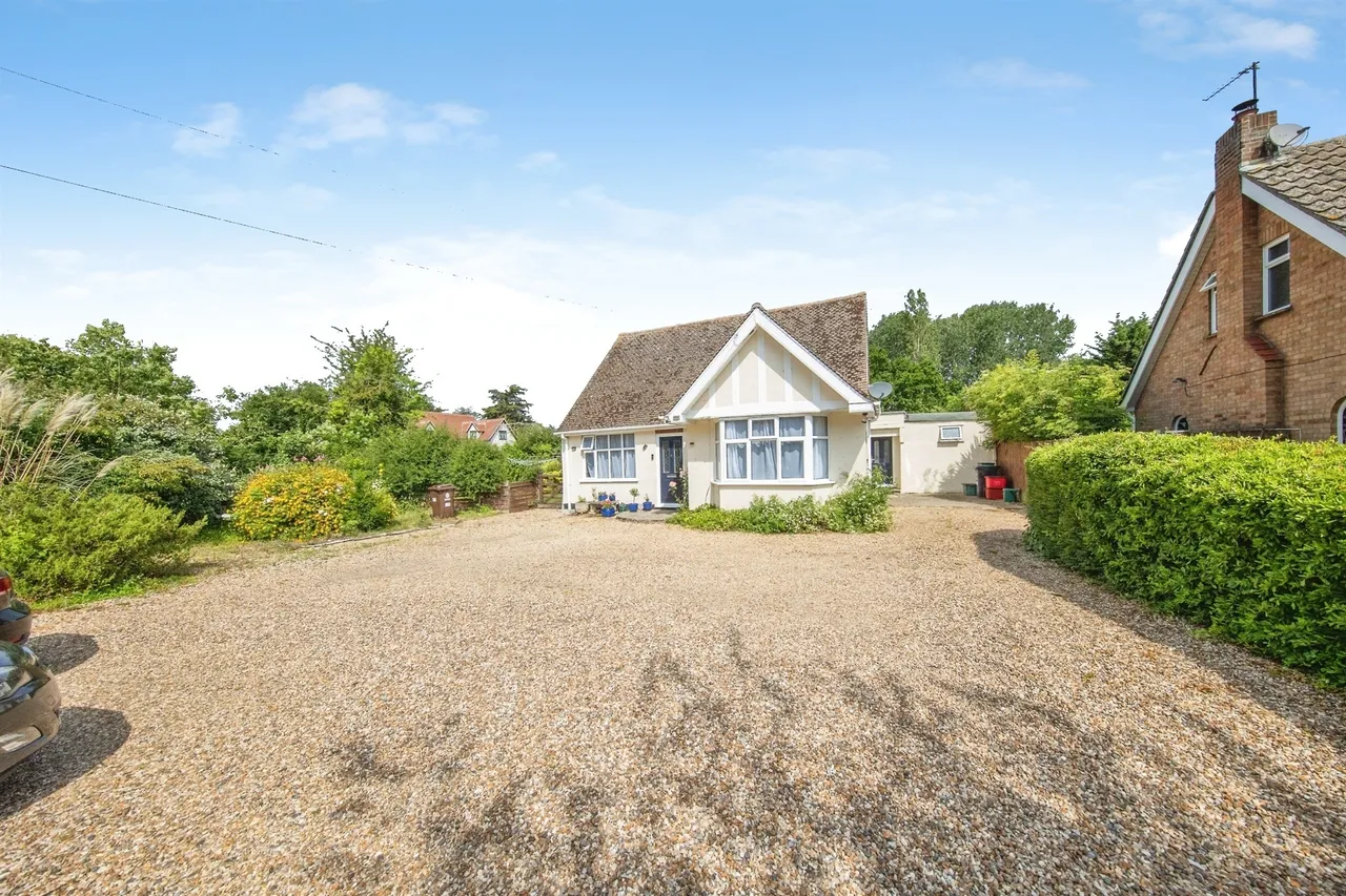 St. Osyth Road West, Little Clacton, CO16, photo 19