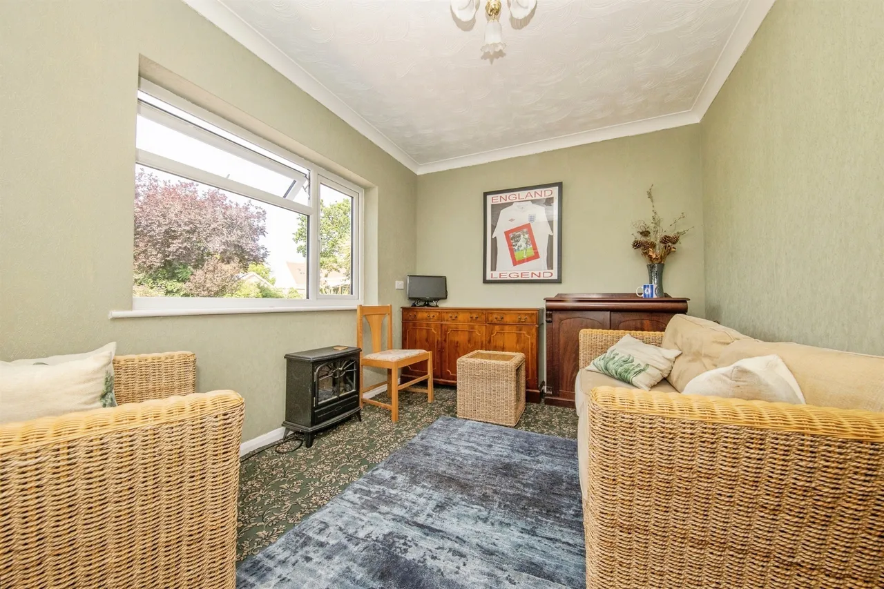 St. Osyth Road West, Little Clacton, CO16, photo 13