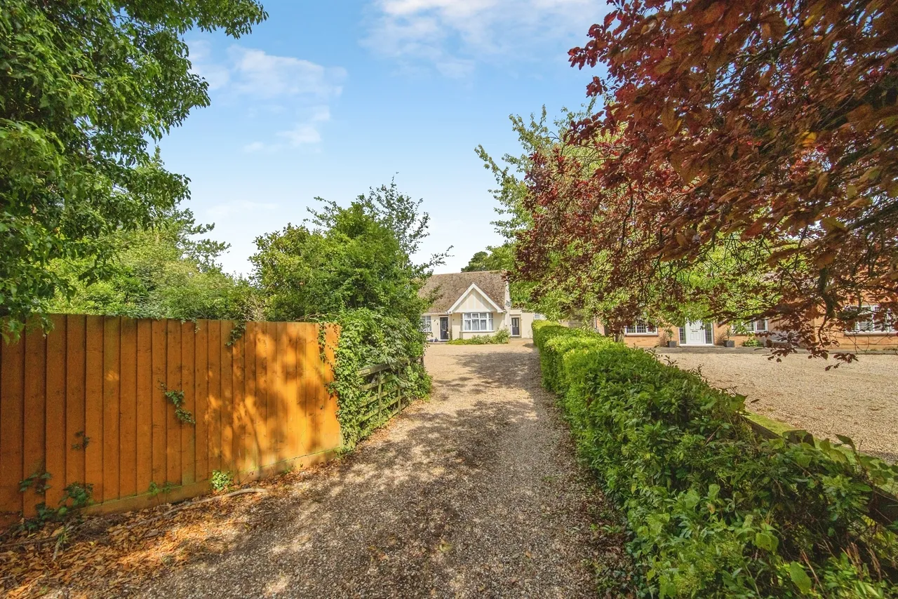 St. Osyth Road West, Little Clacton, CO16, photo 18