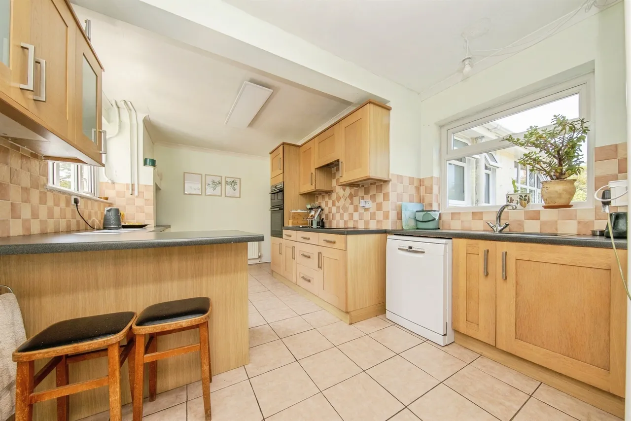 St. Osyth Road West, Little Clacton, CO16, photo 5