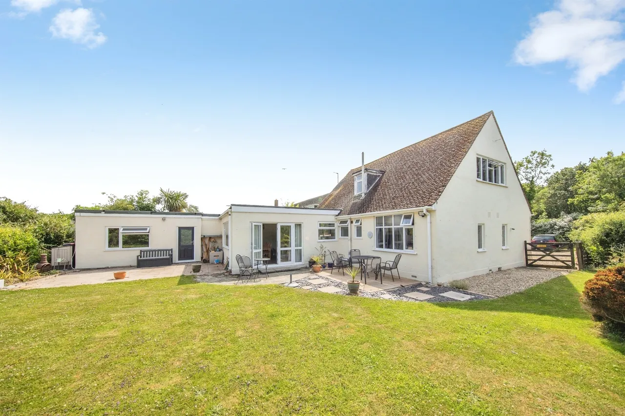 St. Osyth Road West, Little Clacton, CO16, photo 16