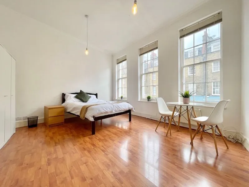 flat to rent — Warren Street, London W1T 5LW
