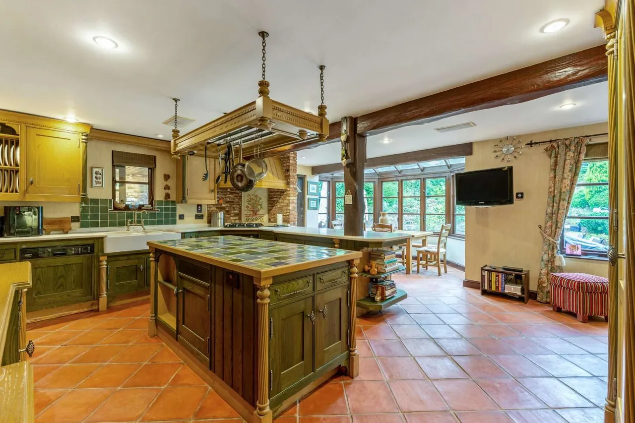 High Street, Clophill, MK45, photo 9