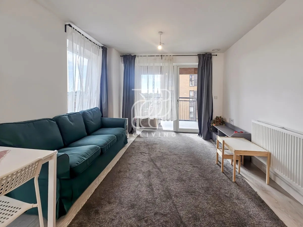 East Acton Lane, London, W3, photo 15