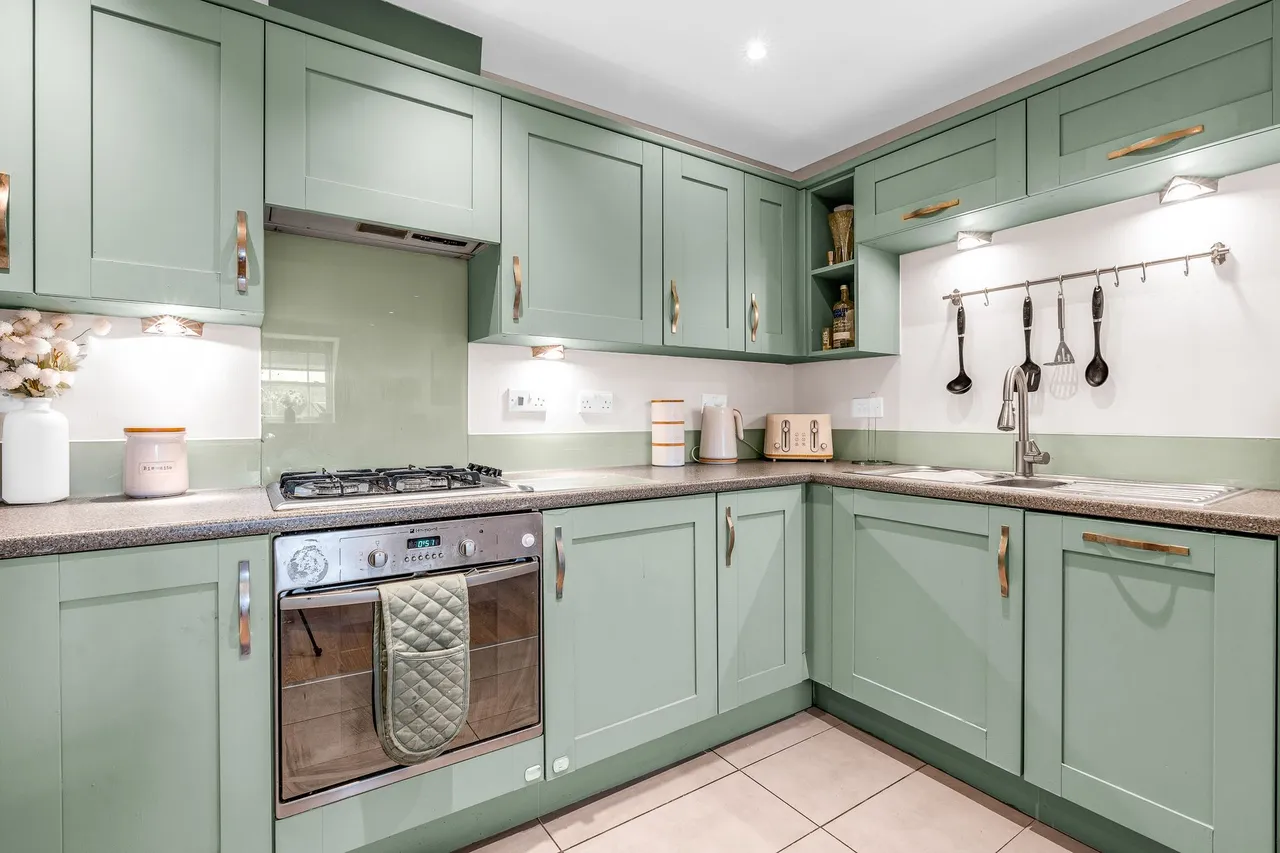 Bowsher Court, WARE, Ware, SG12 7EB, photo 2