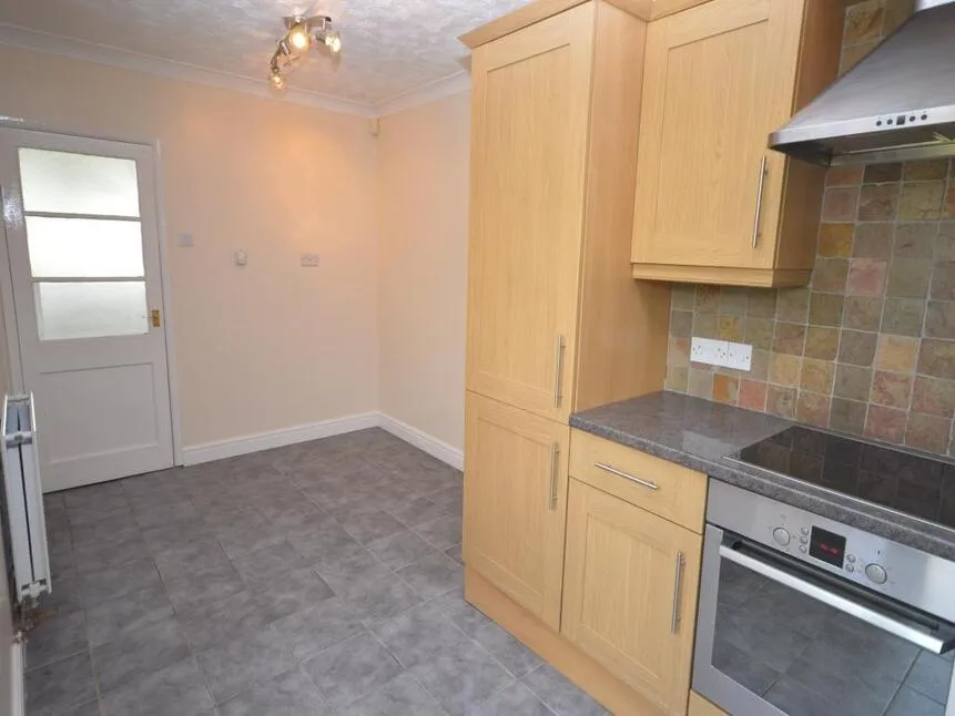 Westhall Close, Carlton-Le-Moorland, Lincoln, LN5, photo 7