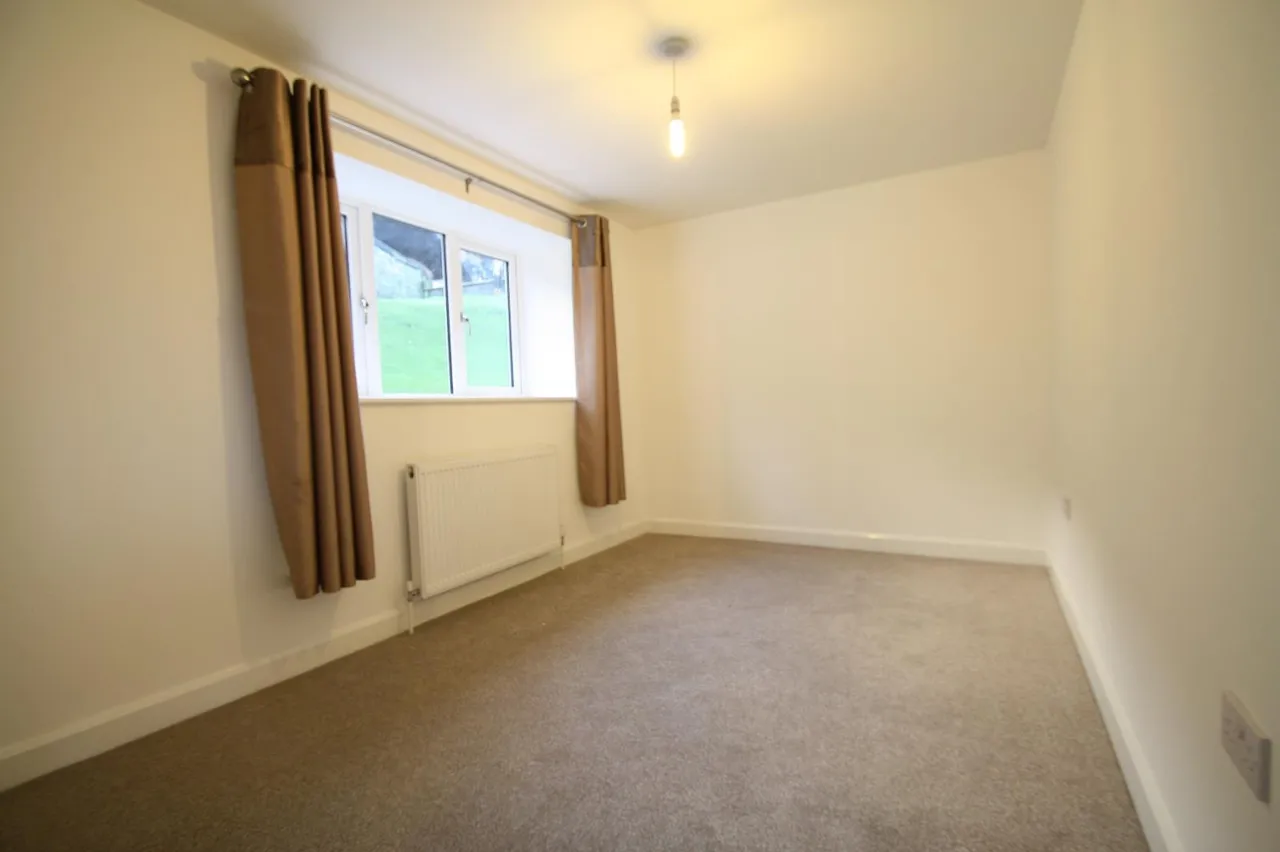 Elland Road, Churwell, LS27, photo 6