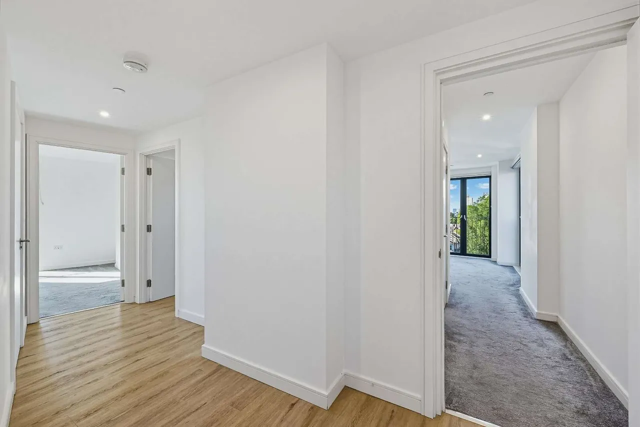 Plaistow Road, London, E13, photo 3