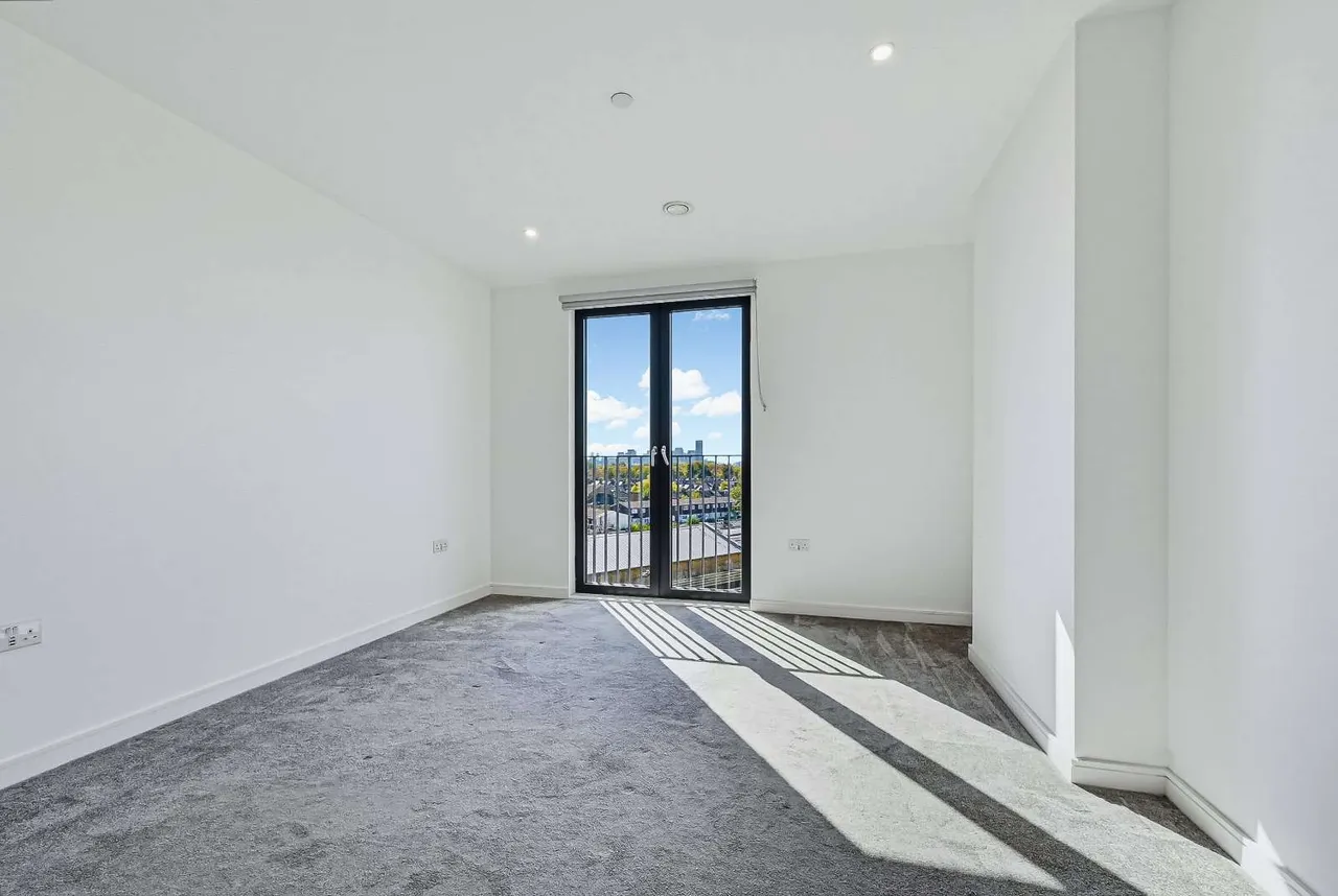 Plaistow Road, London, E13, photo 5