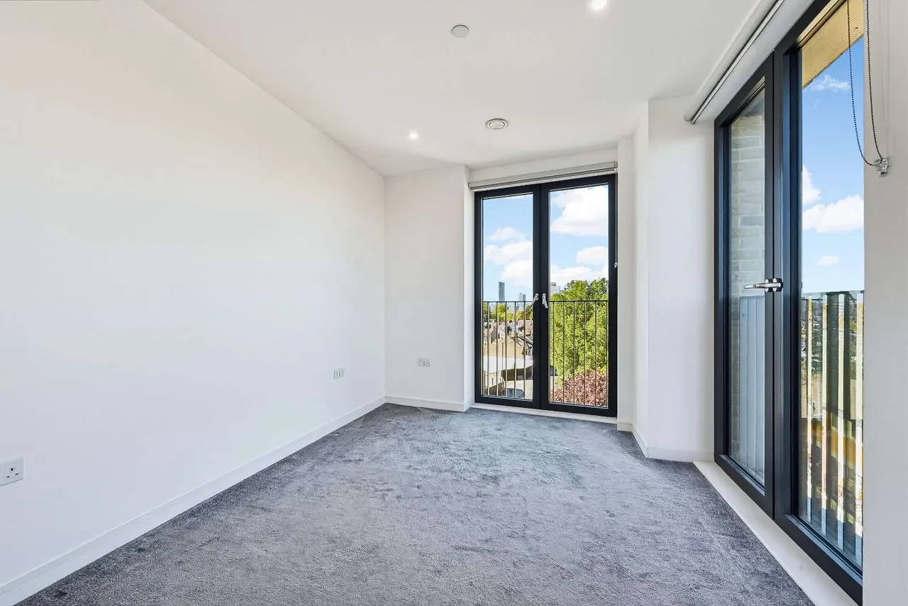 Plaistow Road, London, E13, photo 6