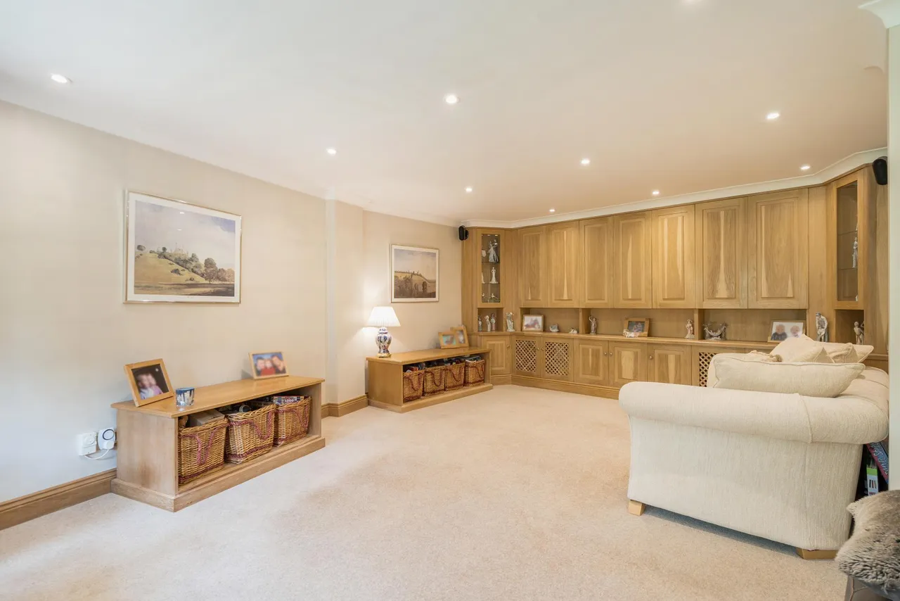 Woodland Way, Kingswood, photo 16