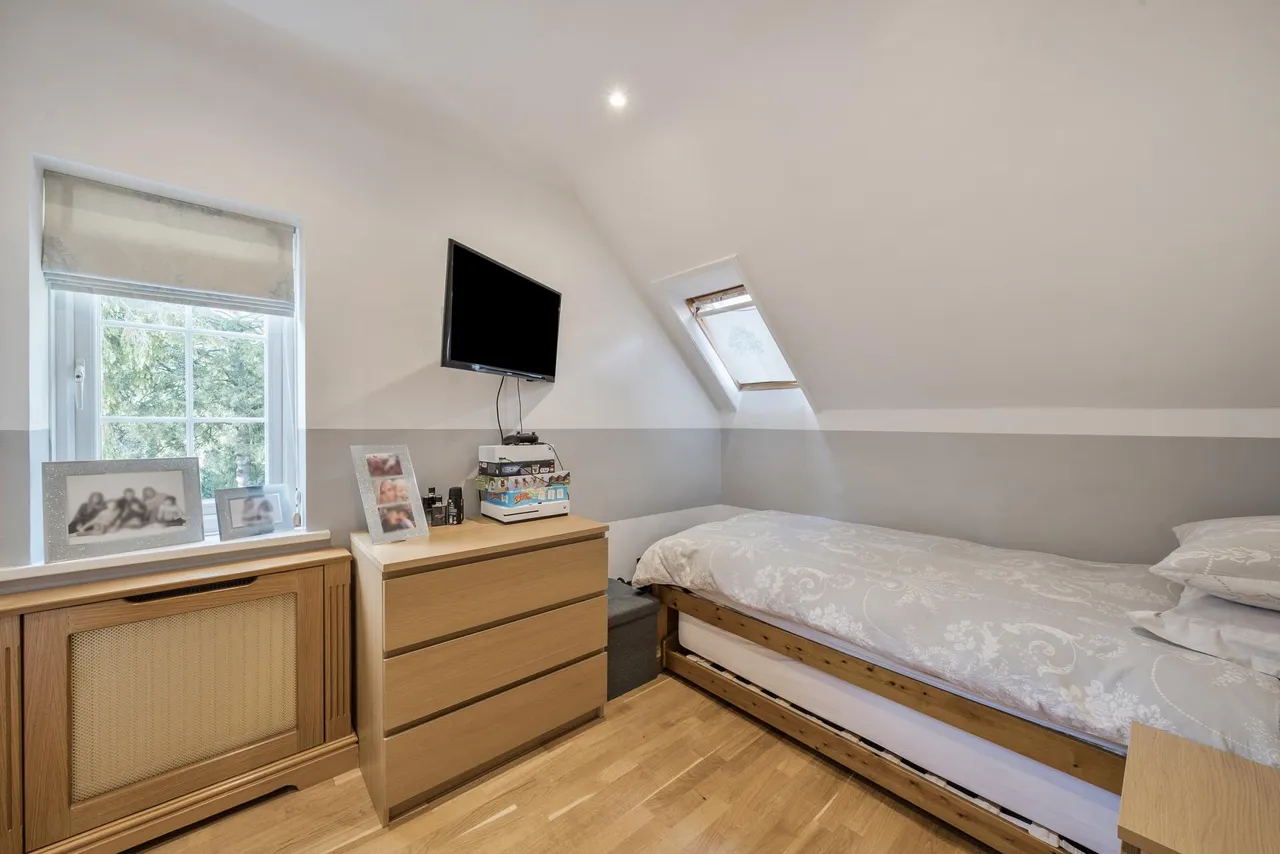 Woodland Way, Kingswood, photo 28