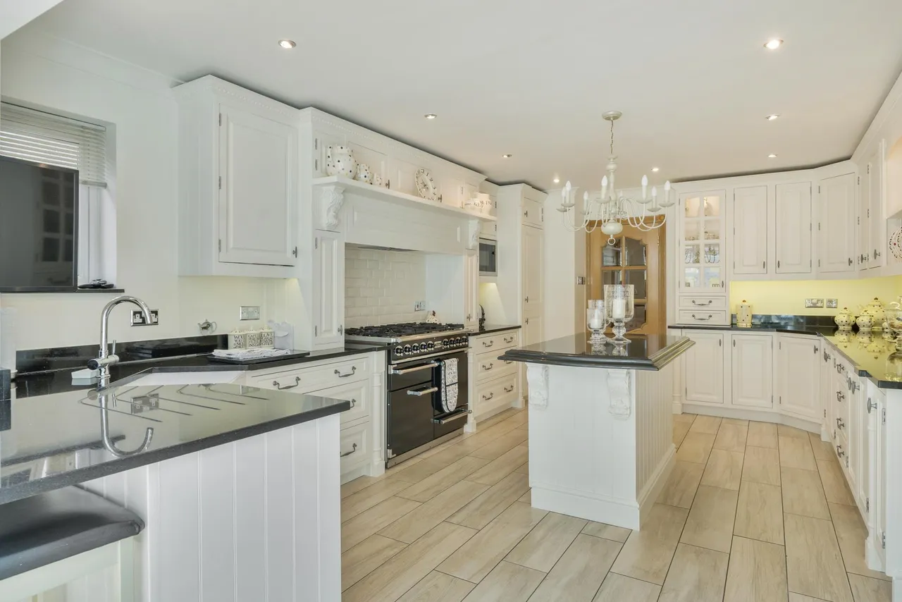 Woodland Way, Kingswood, photo 12