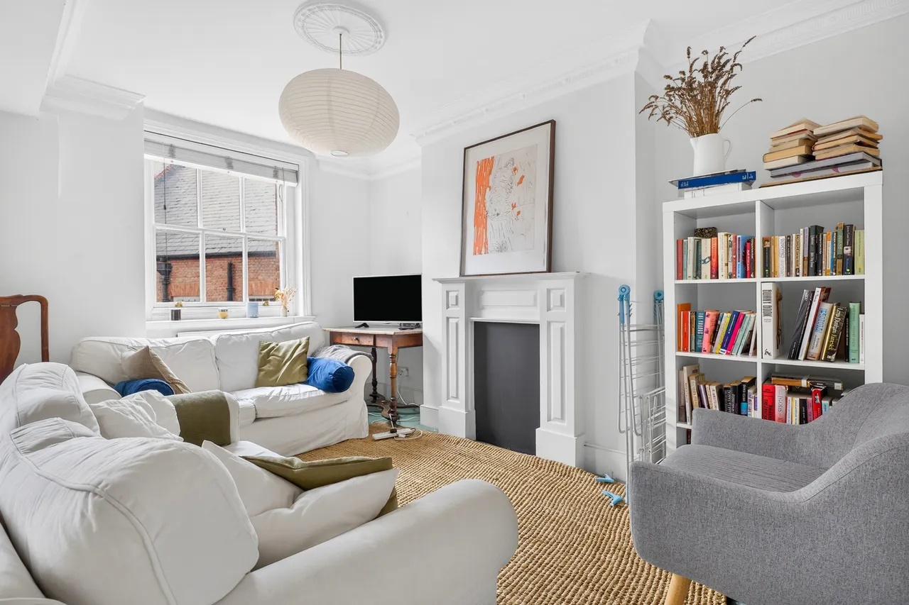 3 bed flat to rent, Clerkenwell Road, London, EC1M