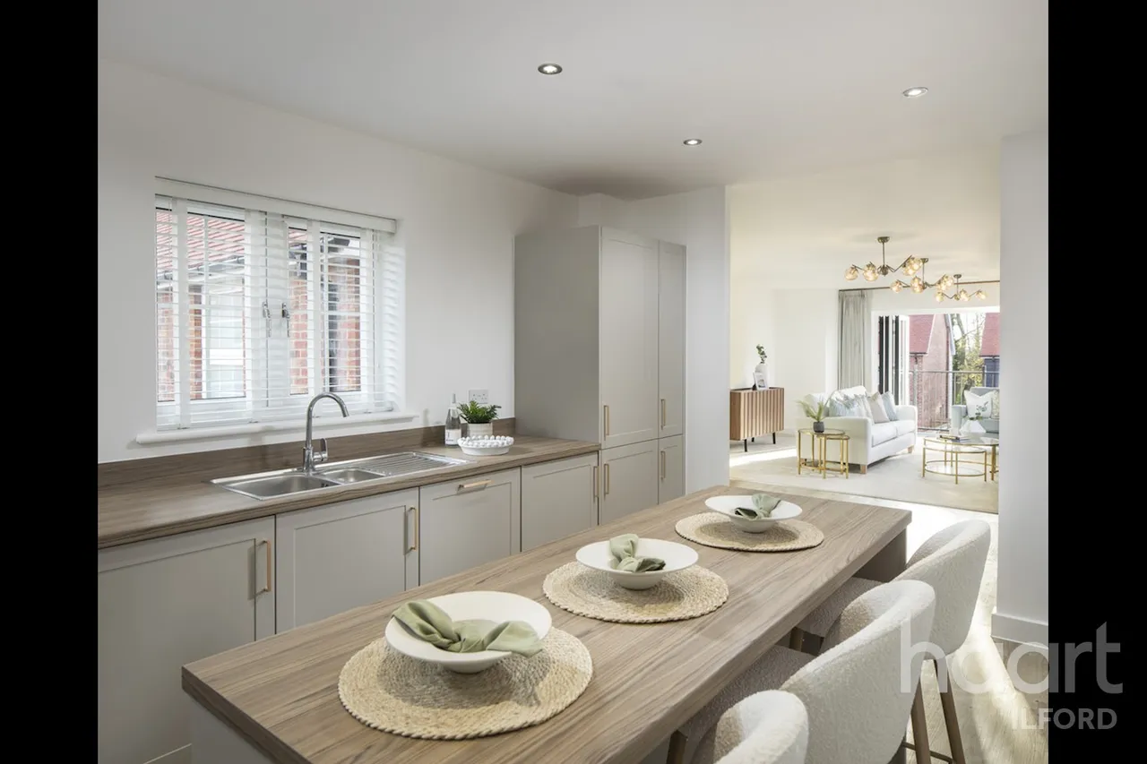 Wessex Close, London, IG3, photo 2